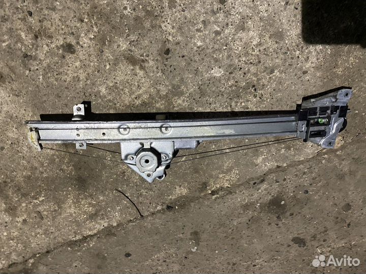 Стеклоподьемник правый передний Pajero 3