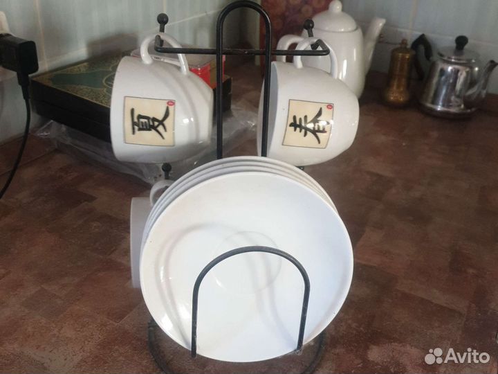 Набор чашки с блюдцами на подставке