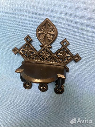 Кусинское литьё. Полка в русском стиле