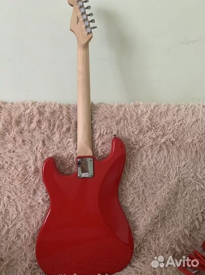 Электрогитара, комбоусилитель, шнур для электрогит