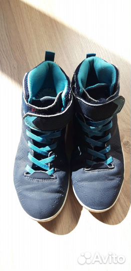 Кроссовки 36р