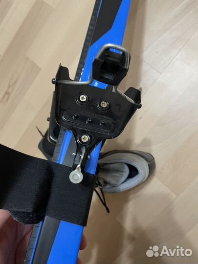 Горные лыжи и ботинки детские