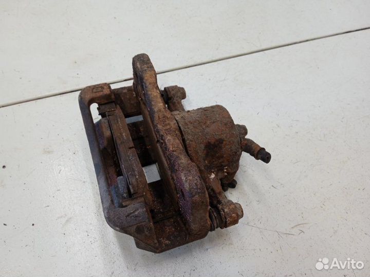 Суппорт передний правый Chevrolet Evanda 2.0 2005