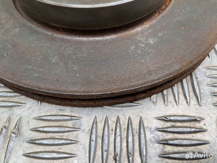 Диск тормозной Mercedes-Benz 190E W201 M102 2.0