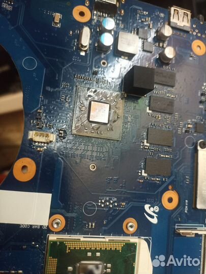 На запчасти ноутбук Samsung R540