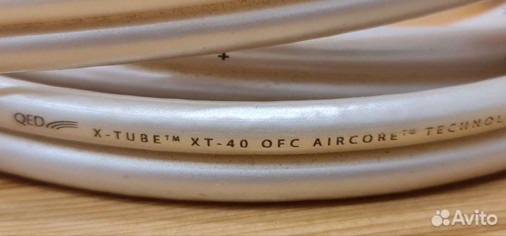 Qed XT 40 акустический 2 по 2.2м (4мм2) +4 банана