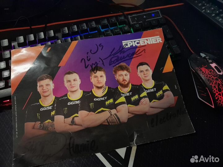 Плакат с автографами команды Natus Vincere CS:GO
