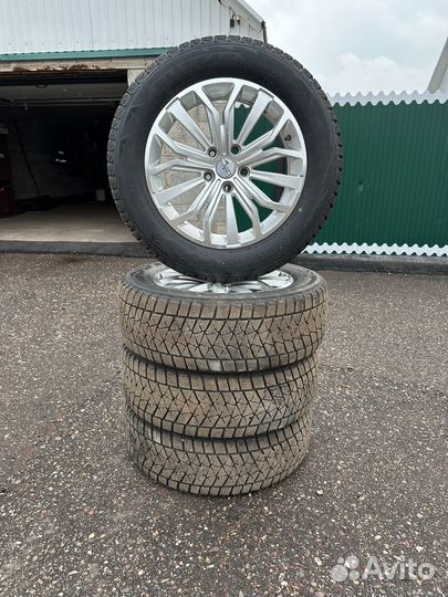 Комплект зимних колес r17