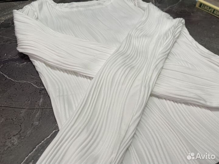 Лонгслив белый