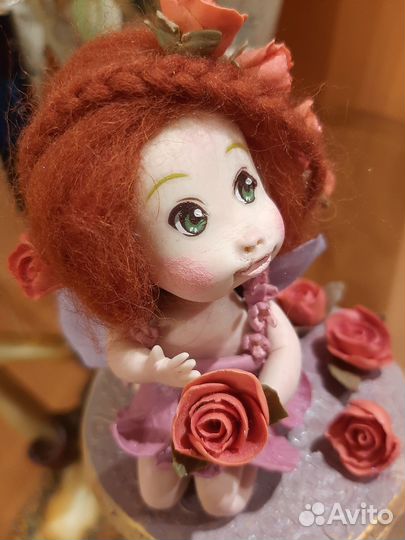 Интерьерные композиции из цветов и кукол