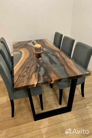 Стол из эпоксидной смолы