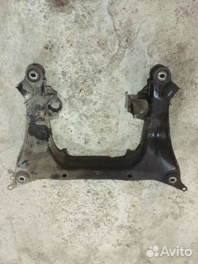 Подрамник двигателя Volkswagen passat B5