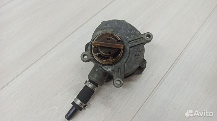 Вакуумный насос BMW X5 E53 N62 4.4