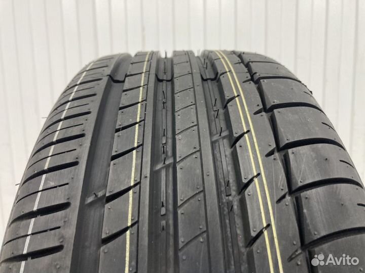 Triangle Sports TH201 215/35 R19