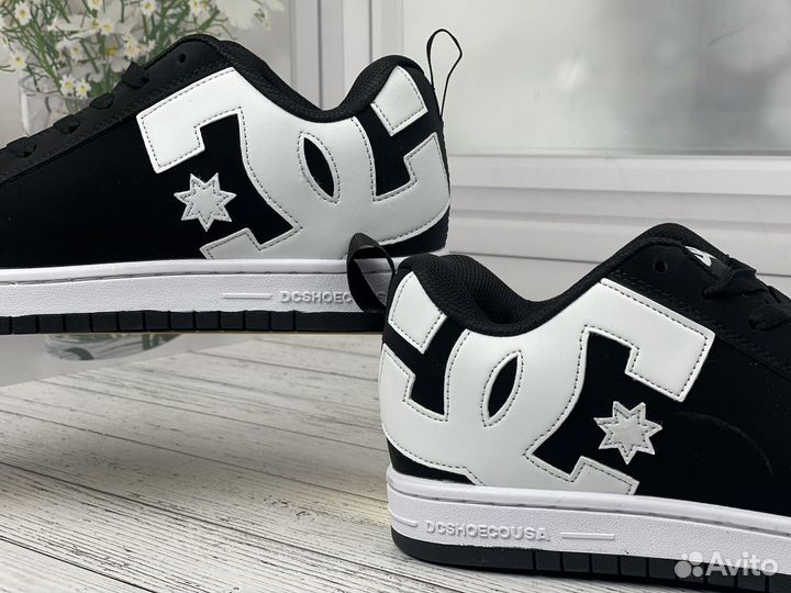 Кроссовки дутыши DC Shoes Court Graffic