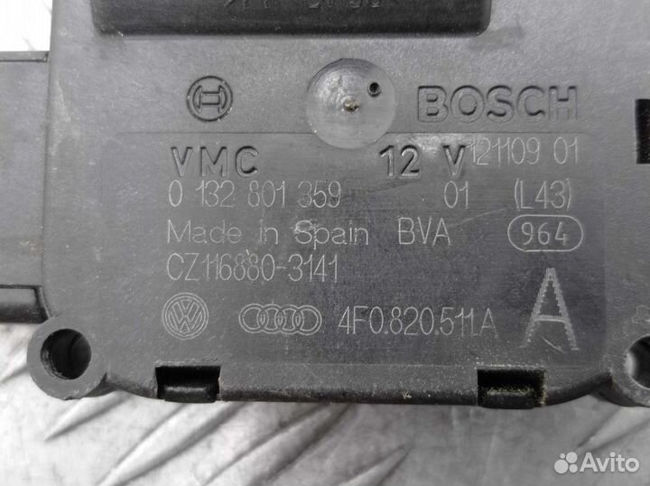 Моторчик заслонки печки Audi A6 C6 4F0820511A