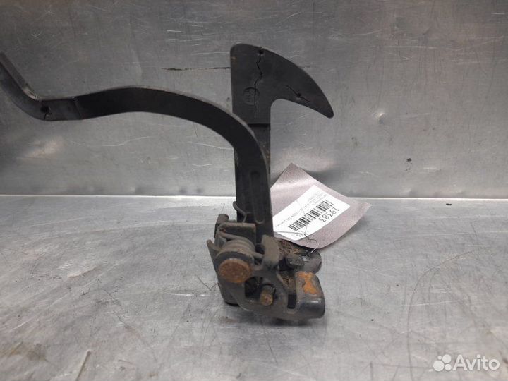 Крючок капота Skoda Octavia (A5 1Z) 2004-2013