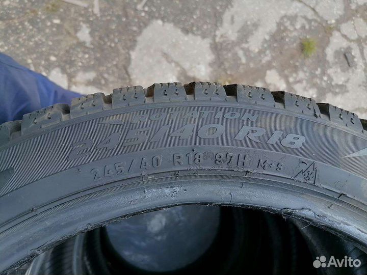 Pirelli Ice Zero 245/40 R18