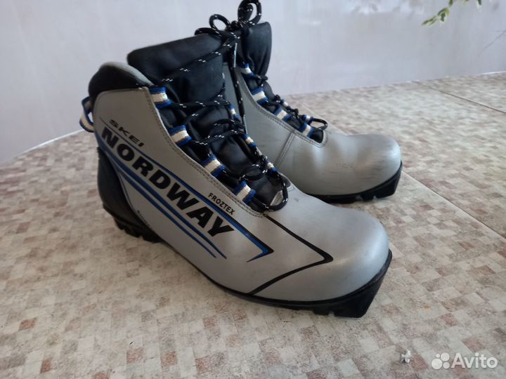 Лыжные ботинки 42 размер