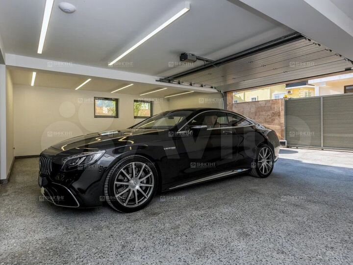 Дом 400 м² на участке 8 сот.