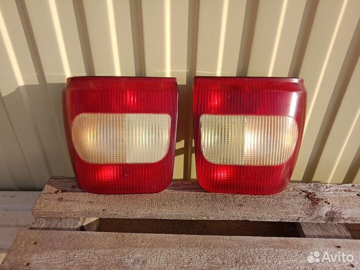 Задний фонарь автомобиль иж Фабула