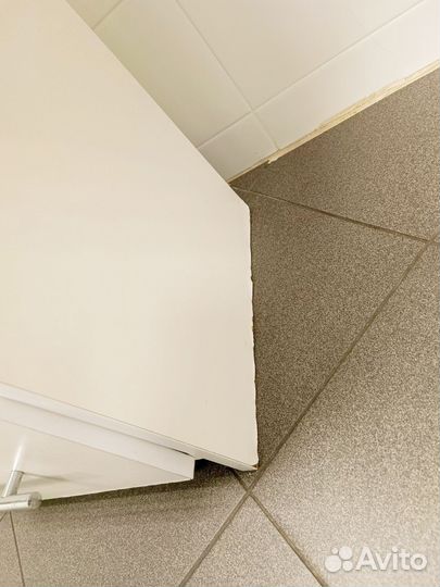 Тумбочка педикюрная