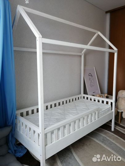 Детская кровать домик