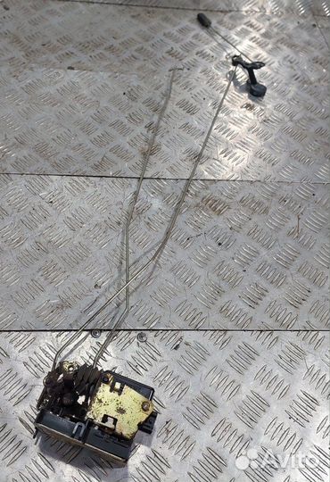 Замок двери задний правый Renault Logan K7J 2006