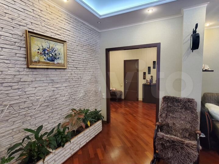 3-к. квартира, 126 м², 3/3 эт.