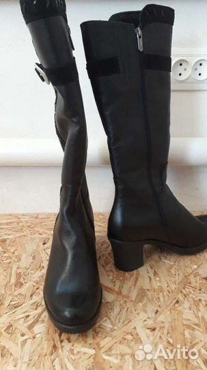 Зимние женские сапоги(новые)