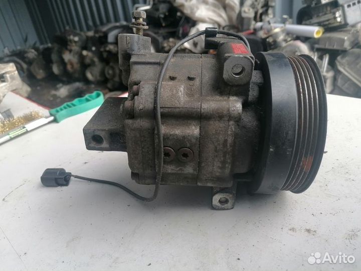 Компрессор кондиционера Mitsubishi Pinin