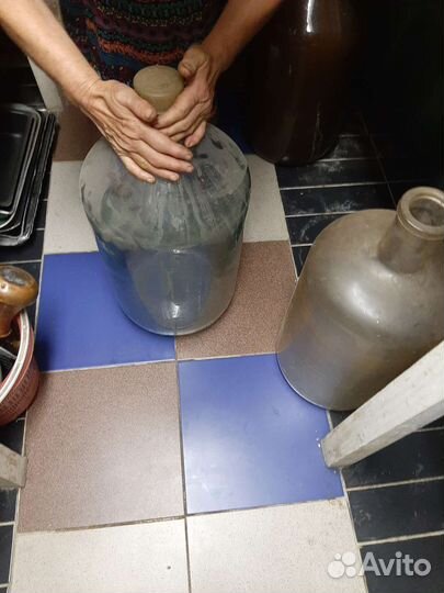 Бутылки 20Л для вина