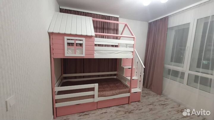 Детская двухъярусная кровать