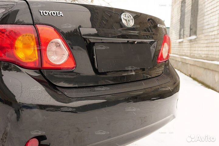 Накладка на задний бампер Toyota Corolla 2006-2010