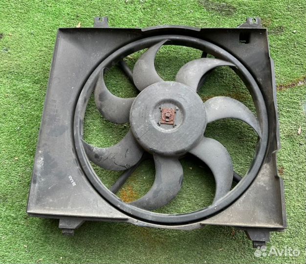 Вентилятор радиатора Hyundai Santa Fe 2.0 2004