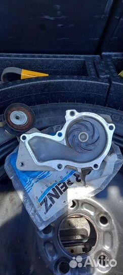 Водяной насос помпа