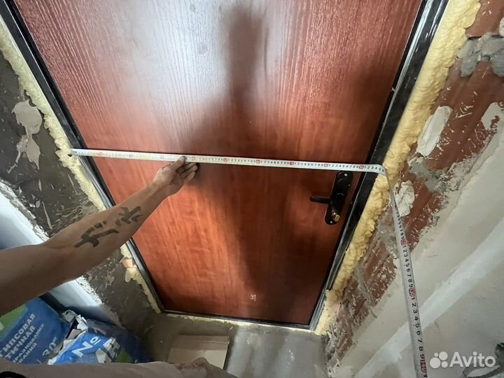 Дверь входная металлическая от застройщика