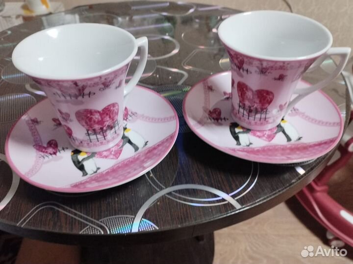 Набор чашек с блюдцами