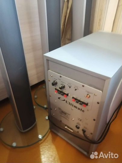 Колонки и сабвуфер Ultimate