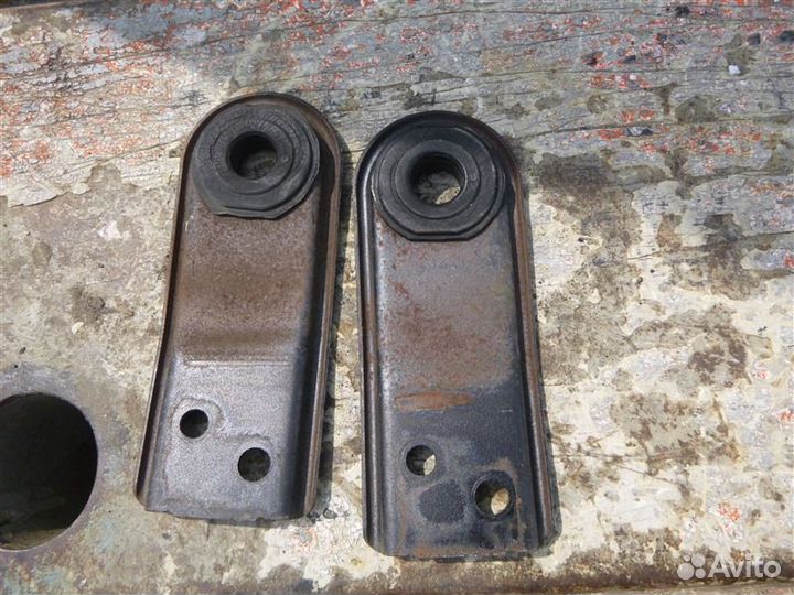 Крепление радиатора Mitsubishi Pajero V75W 6G74