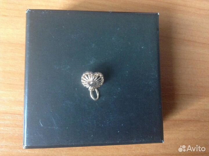 Золотая подвеска со вставкой Swarovski Zirkonia