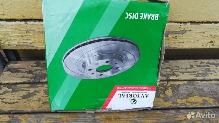 Продаю комплект тормозных дисков на рено логан