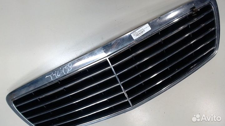 Решетка радиатора Mercedes C W203, 2002