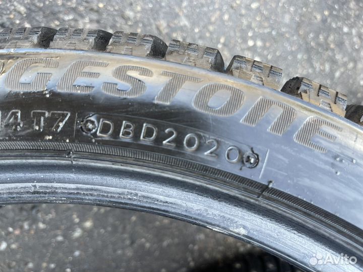 Bridgestone Blizzak Spike-02 225/40 R18 92T