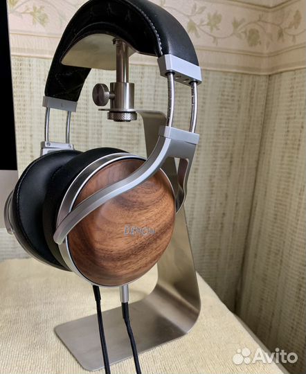 Подставка для наушников