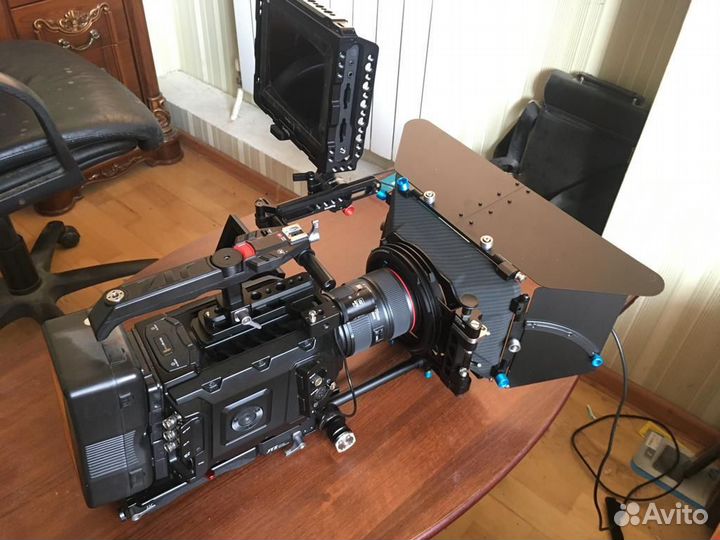 Продаю видеокамеру. Камера Blackmagic Ursa mini