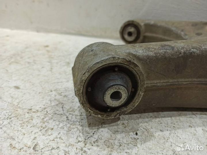 Рычаг задний нижний левый 33321093723