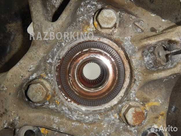 Кулак передний правый