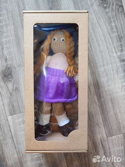 Вязаная кукла ручной работы