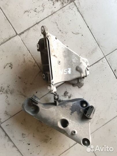 Лапа кронштейн опора двигателя bmw e70 x5 n57